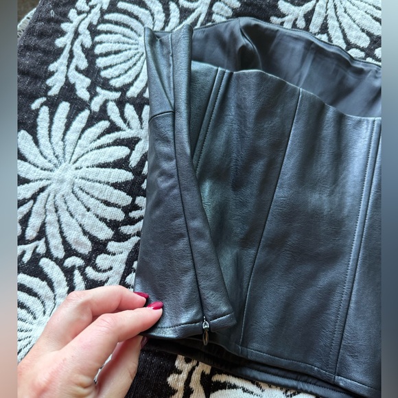 Backyard Roses Kendall Vegan Leather Corset Top - Picture 7 of 7